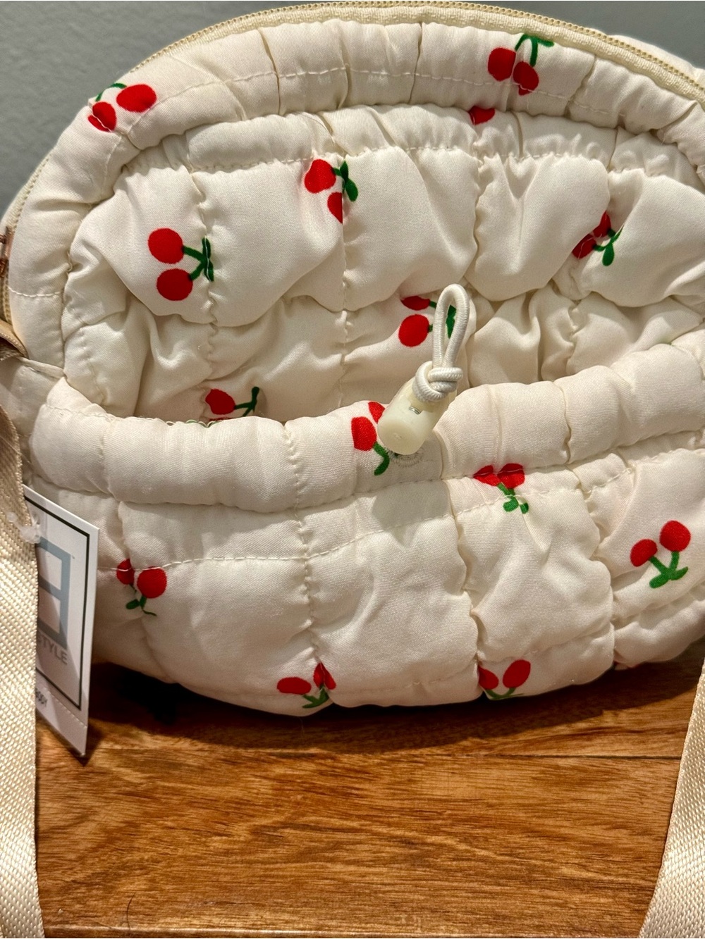 Cherries Quilted Cross Body Bag NWT - Picture 2 of 9